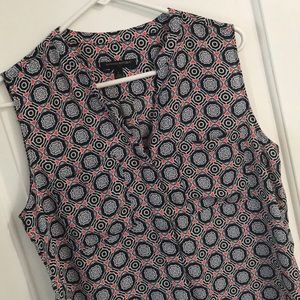 Banana Republic printed split side blouse